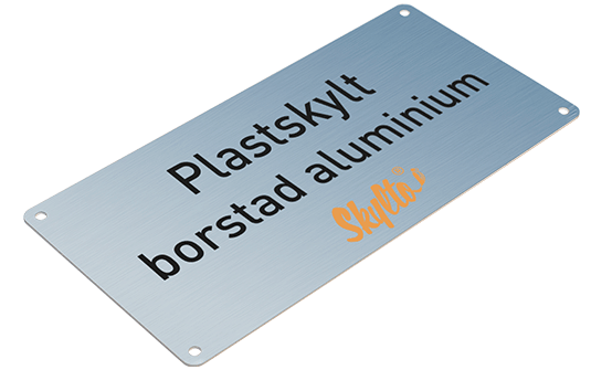Borstade plastskyltar designade online. Snabb leverans.